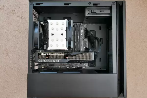PC内部（RTX4070搭載時）